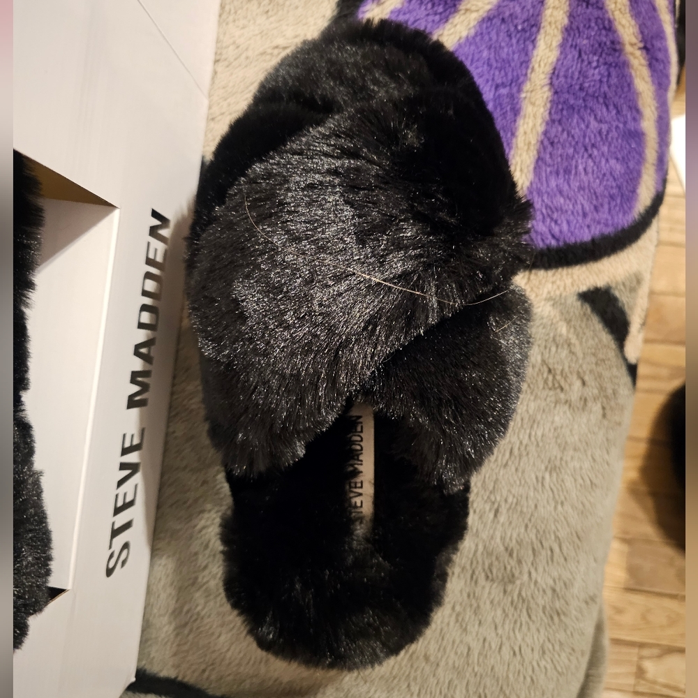 Steve Madden slippers